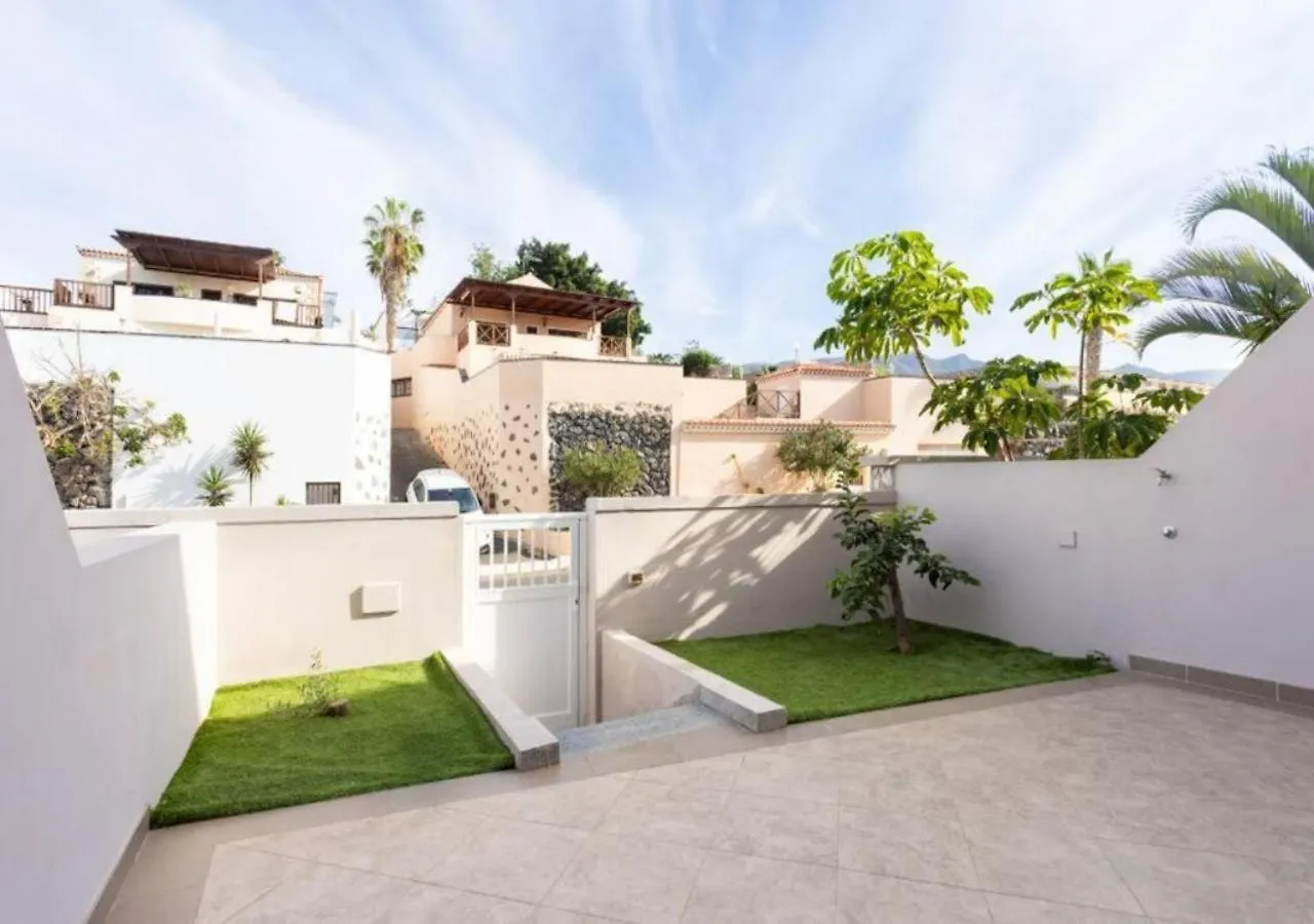 度假居 Townhouse With Pool And Sea View In 卡亚俄萨尔瓦赫